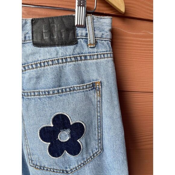 BDG UO Skater Baggy Jean Daisy Patch Wide Leg Mid Rise- Light Blue Size 32 - Picture 8 of 13